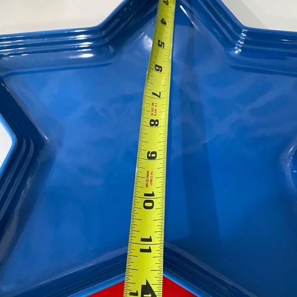 NWT Le Creuset Cerise Star Platter - Picture 4 of 5